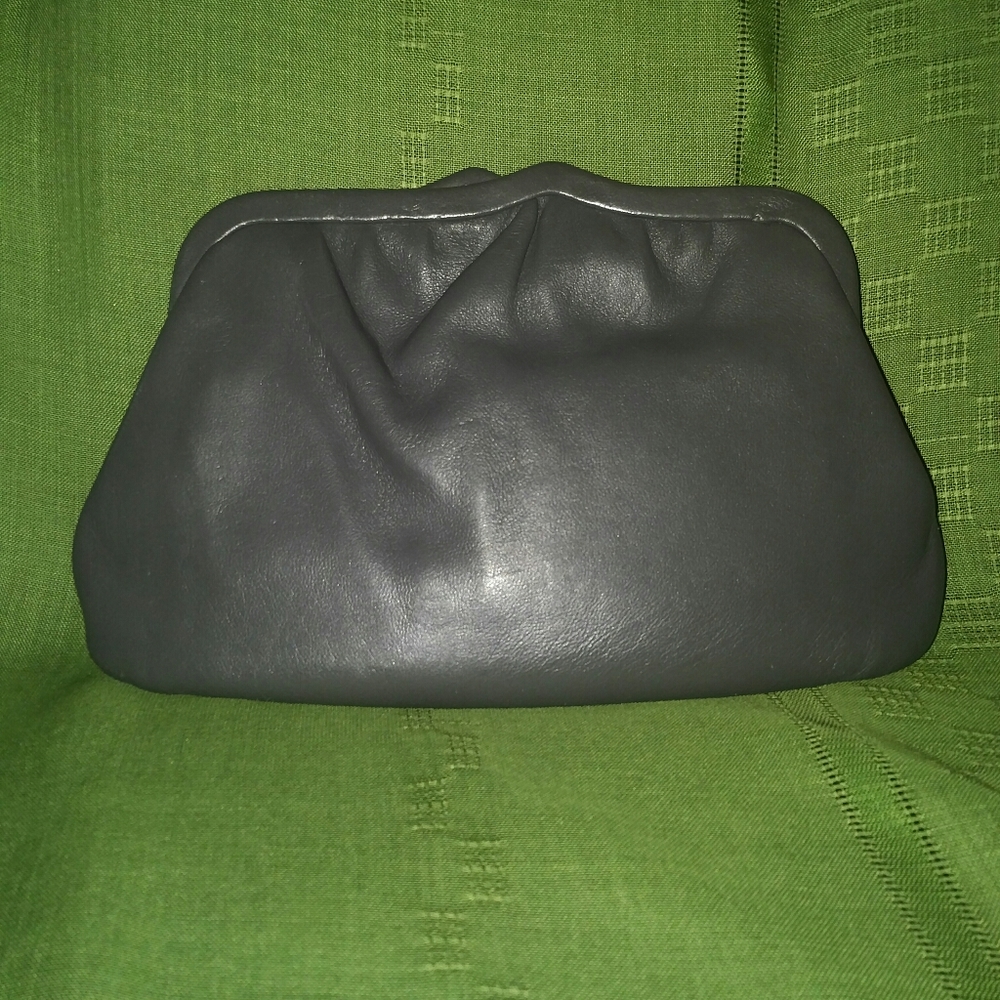 Woman's Vintage Genuine Leather Purse by Andé Orig
